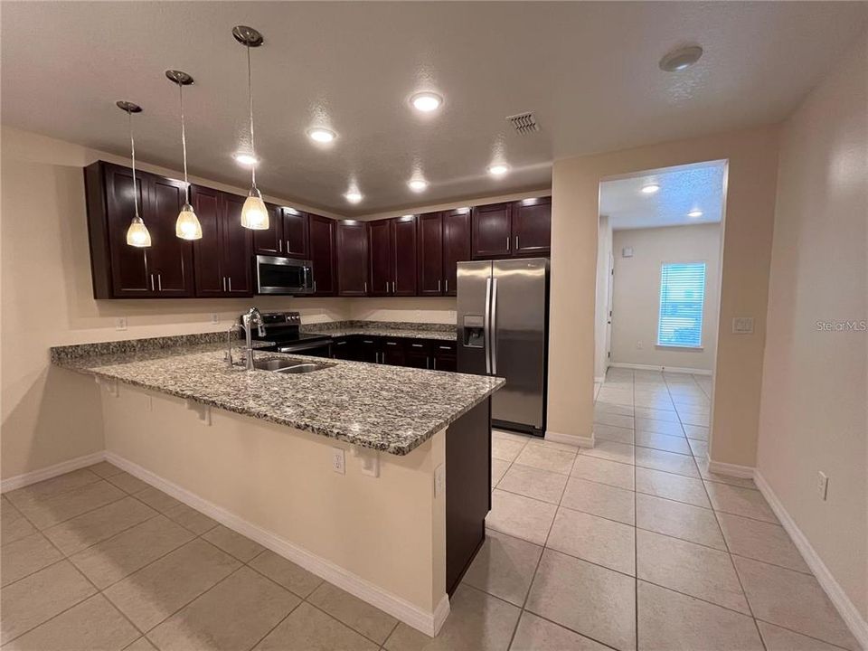 Active With Contract: $1,975 (3 beds, 2 baths, 1762 Square Feet)