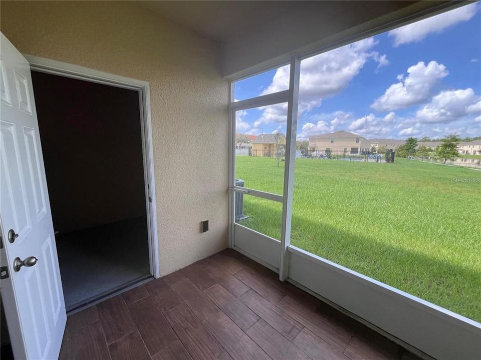 Active With Contract: $1,975 (3 beds, 2 baths, 1762 Square Feet)