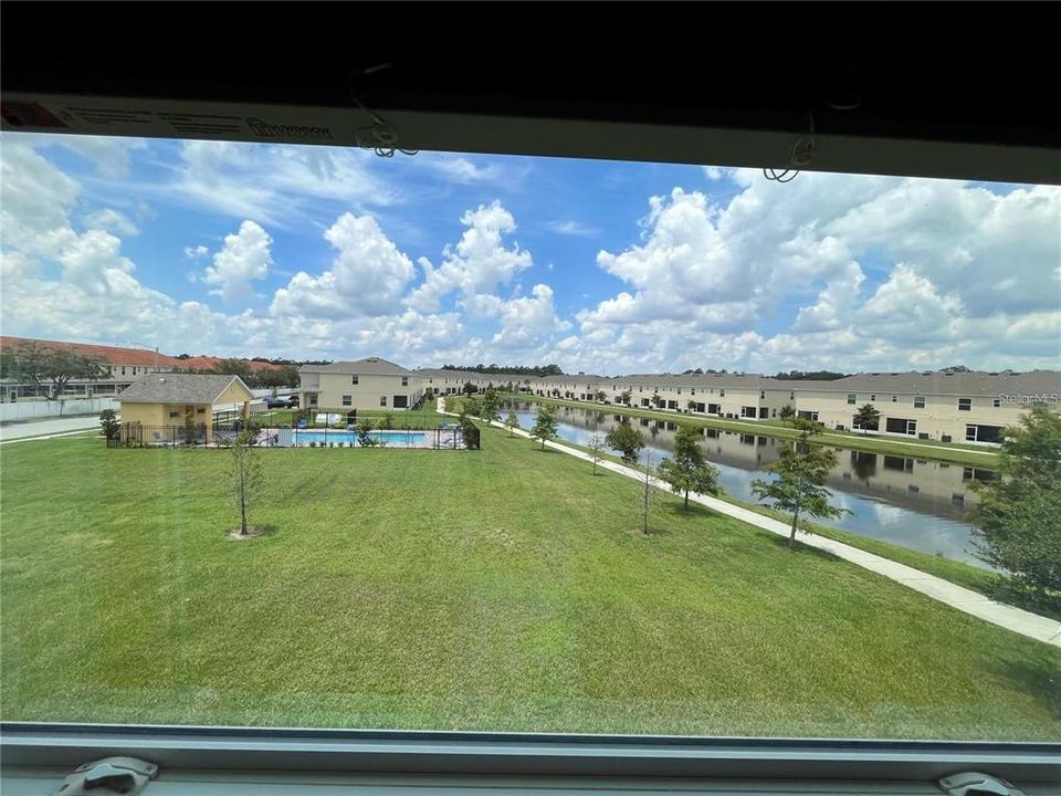 Active With Contract: $1,975 (3 beds, 2 baths, 1762 Square Feet)