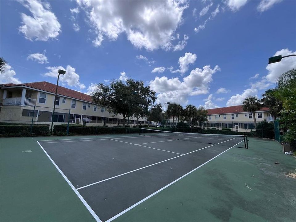 Active With Contract: $1,975 (3 beds, 2 baths, 1762 Square Feet)