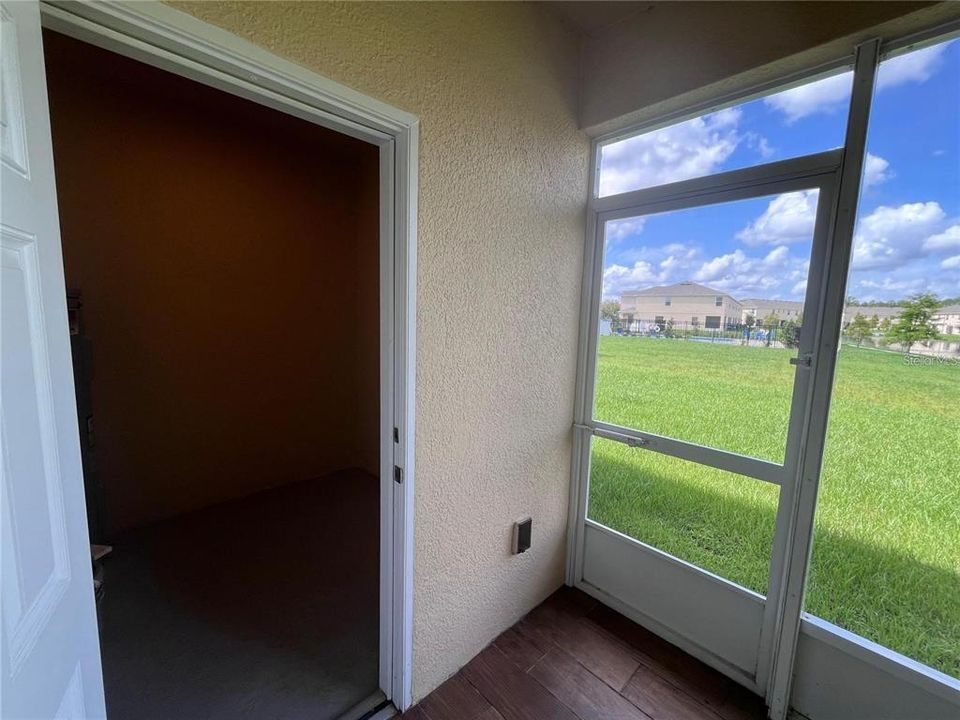 Active With Contract: $1,975 (3 beds, 2 baths, 1762 Square Feet)