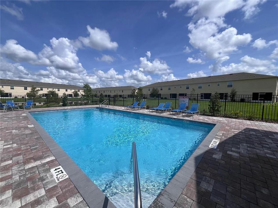 Active With Contract: $1,975 (3 beds, 2 baths, 1762 Square Feet)