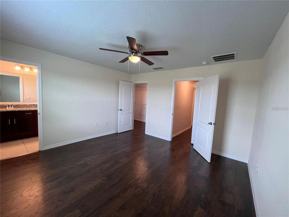 Active With Contract: $1,975 (3 beds, 2 baths, 1762 Square Feet)