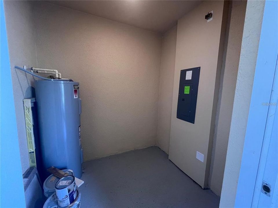 Active With Contract: $1,975 (3 beds, 2 baths, 1762 Square Feet)