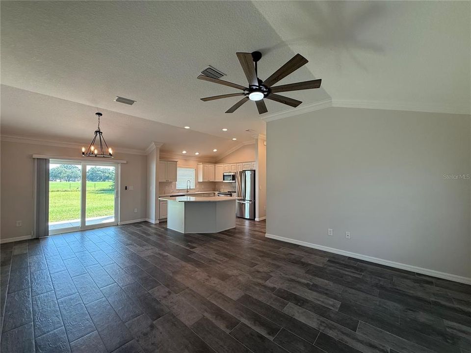 待售: $319,500 (3 贝兹, 2 浴室, 1407 平方英尺)