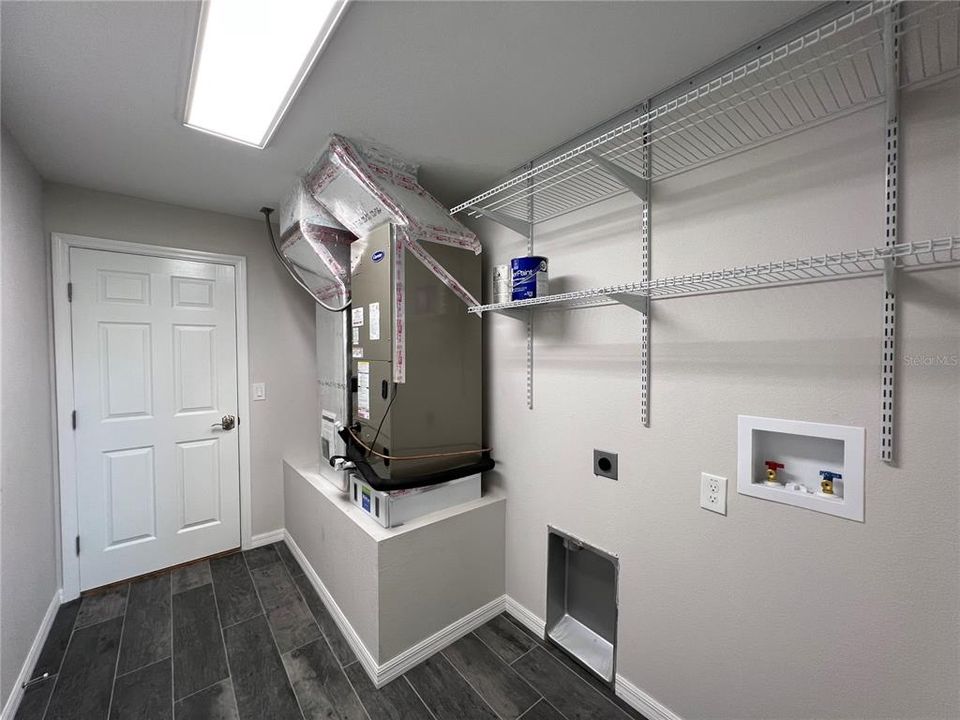 待售: $319,500 (3 贝兹, 2 浴室, 1407 平方英尺)