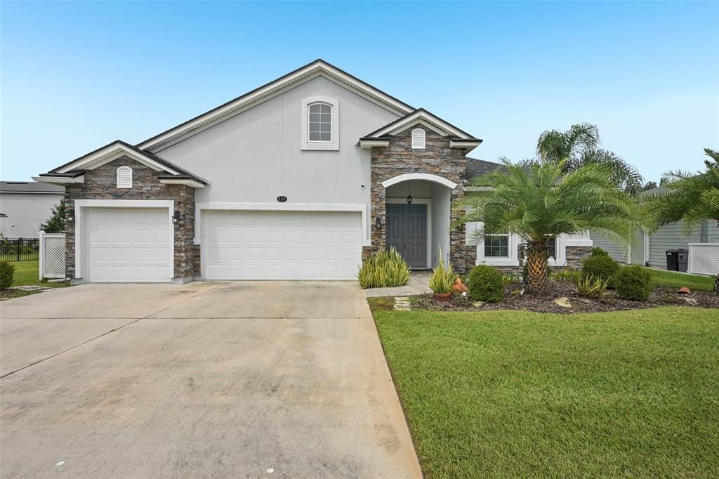 Activo con contrato: $520,000 (4 camas, 3 baños, 2497 Pies cuadrados)