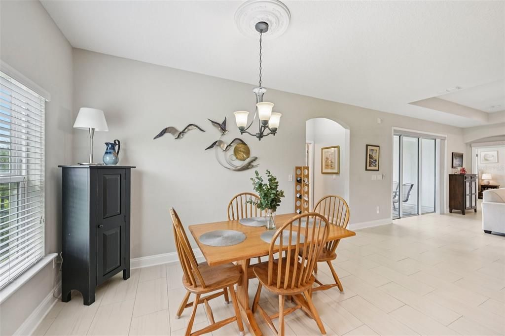 Activo con contrato: $520,000 (4 camas, 3 baños, 2497 Pies cuadrados)