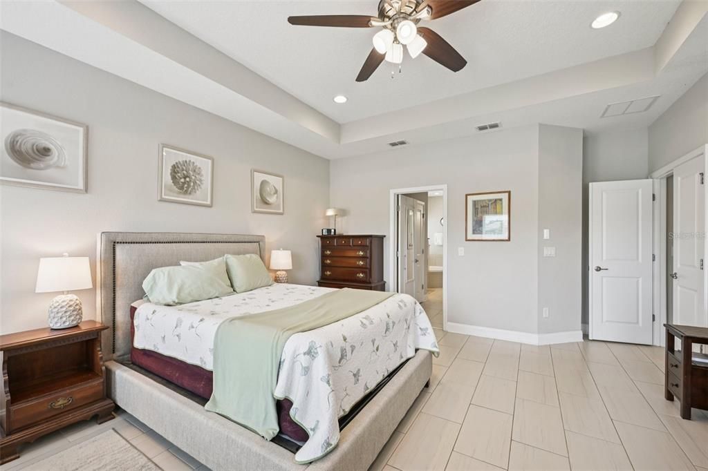 Activo con contrato: $520,000 (4 camas, 3 baños, 2497 Pies cuadrados)