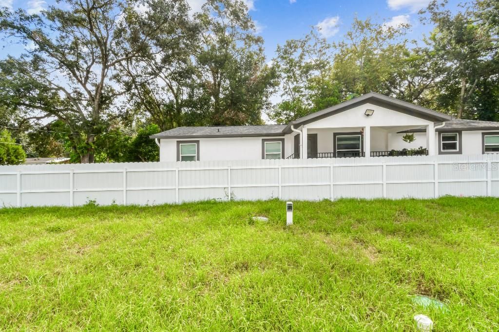 Activo con contrato: $385,000 (3 camas, 2 baños, 1200 Pies cuadrados)