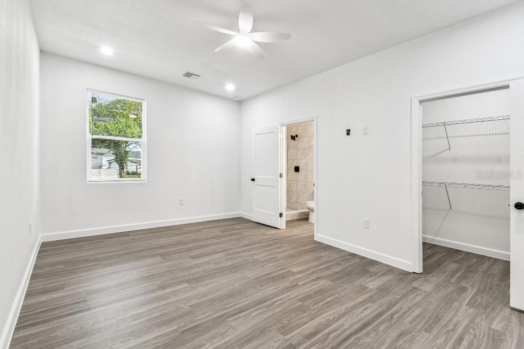 Activo con contrato: $385,000 (3 camas, 2 baños, 1200 Pies cuadrados)