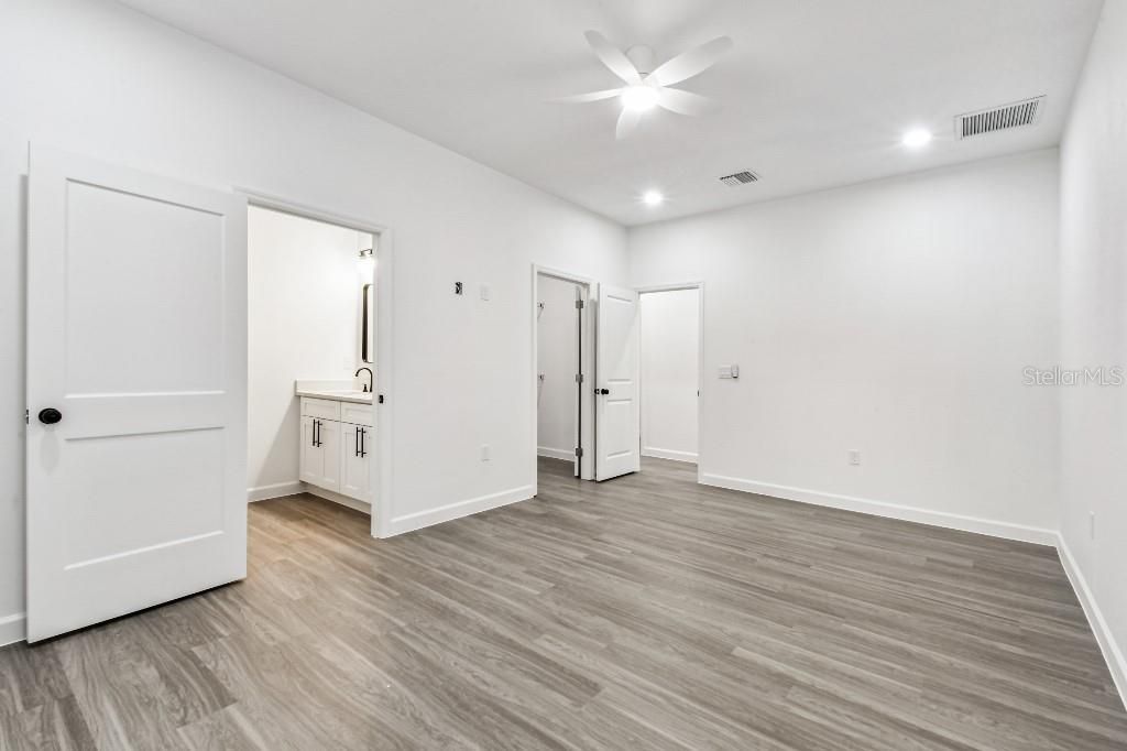 Activo con contrato: $385,000 (3 camas, 2 baños, 1200 Pies cuadrados)