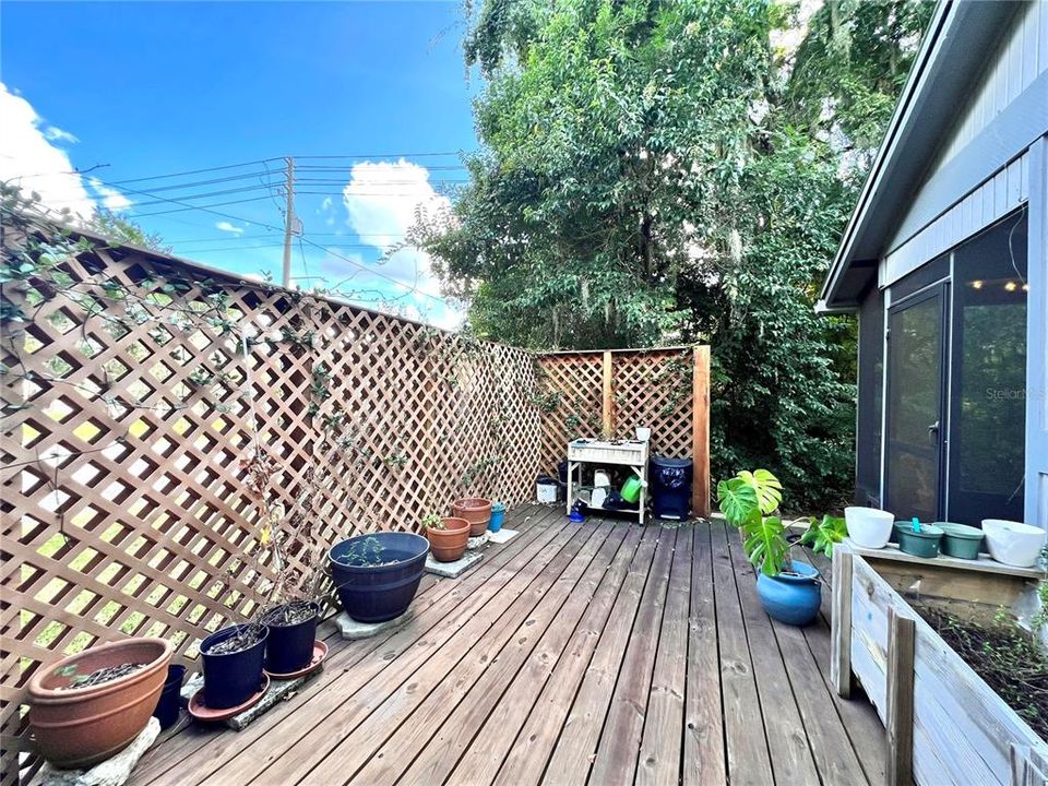 На продажу: $249,900 (2 спален, 2 ванн, 1069 Квадратных фут)