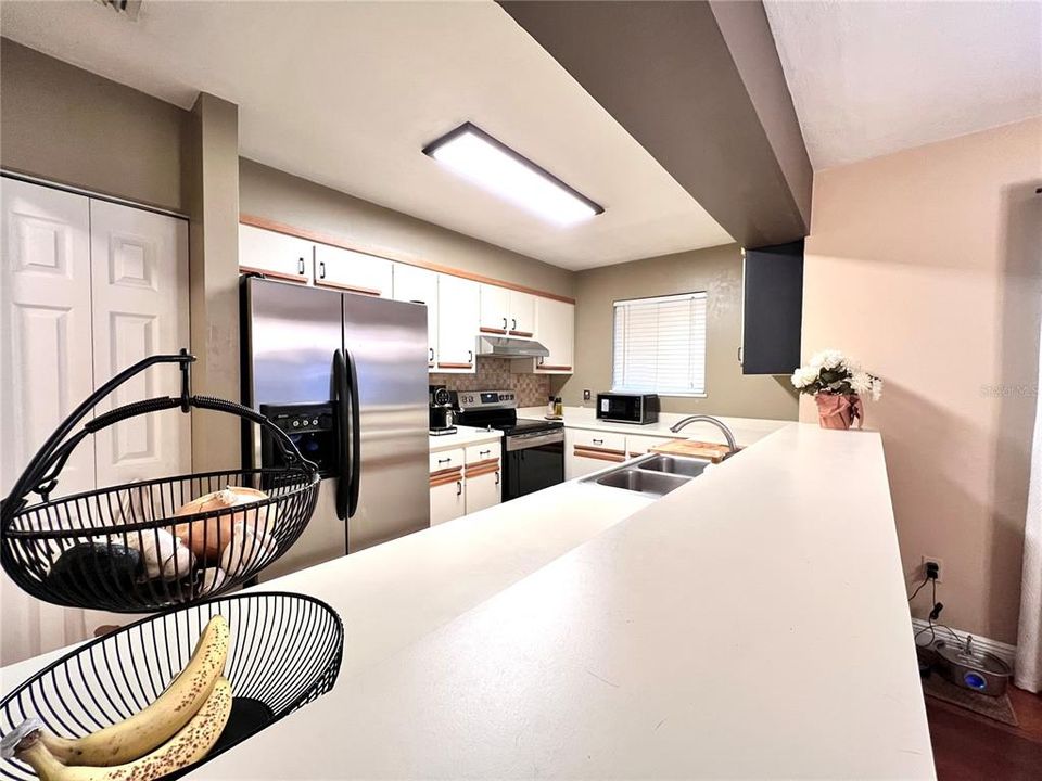 На продажу: $249,900 (2 спален, 2 ванн, 1069 Квадратных фут)