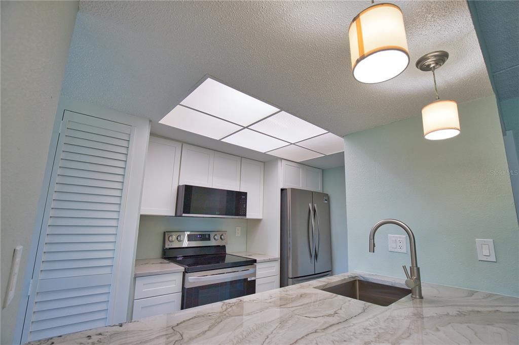 待售: $385,000 (1 贝兹, 1 浴室, 660 平方英尺)