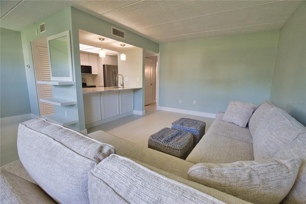 待售: $385,000 (1 贝兹, 1 浴室, 660 平方英尺)