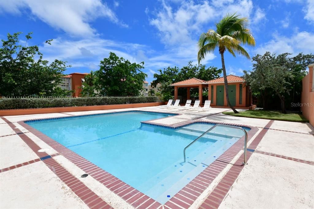 For Sale: $435,000 (3 beds, 3 baths, 1995 Square Feet)