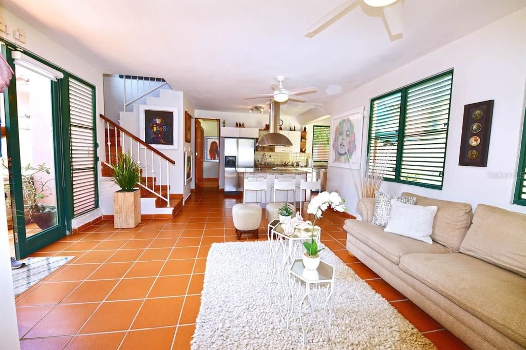 For Sale: $435,000 (3 beds, 3 baths, 1995 Square Feet)