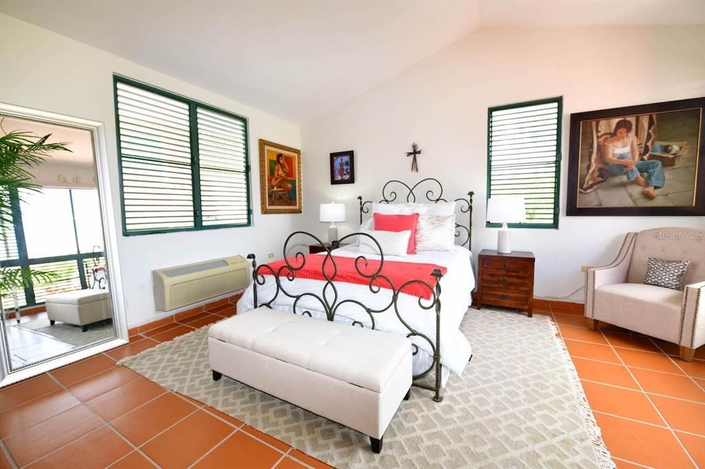 For Sale: $435,000 (3 beds, 3 baths, 1995 Square Feet)