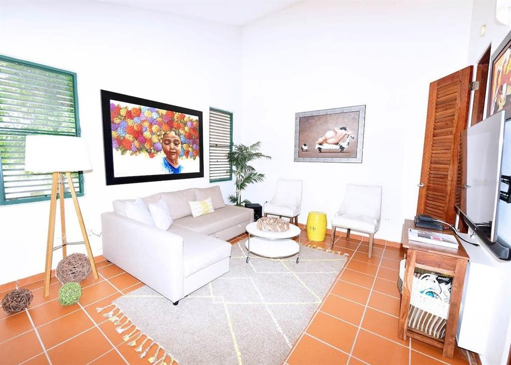 For Sale: $435,000 (3 beds, 3 baths, 1995 Square Feet)