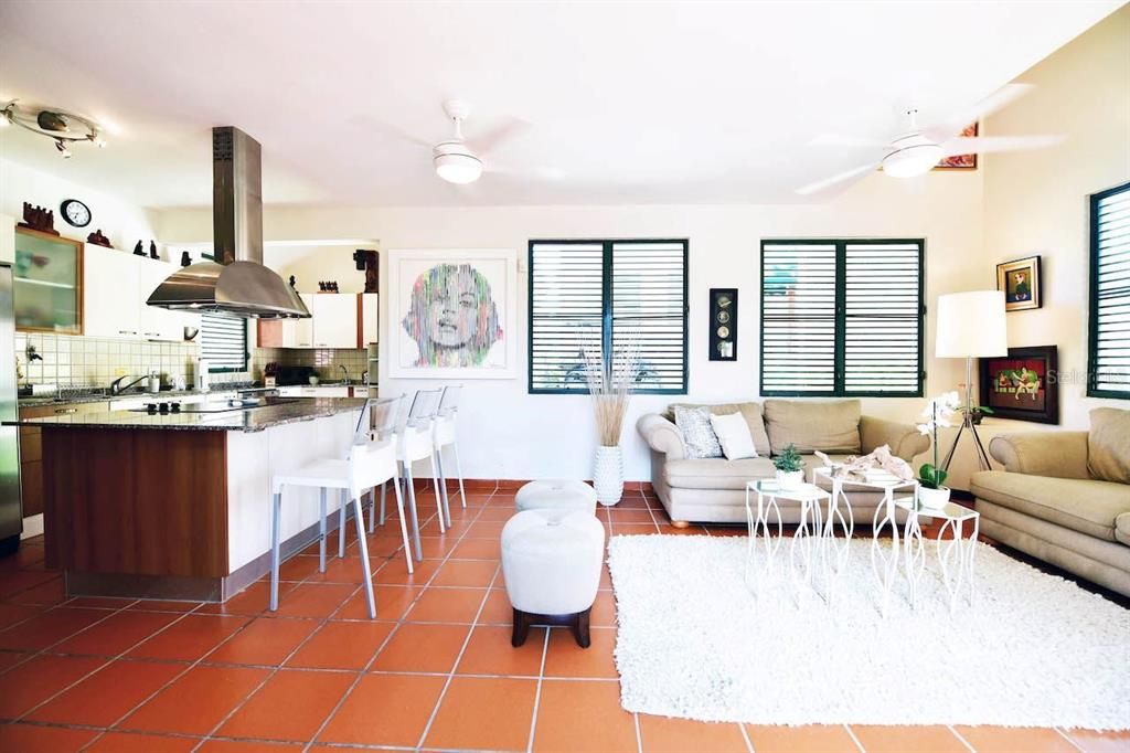 For Sale: $435,000 (3 beds, 3 baths, 1995 Square Feet)