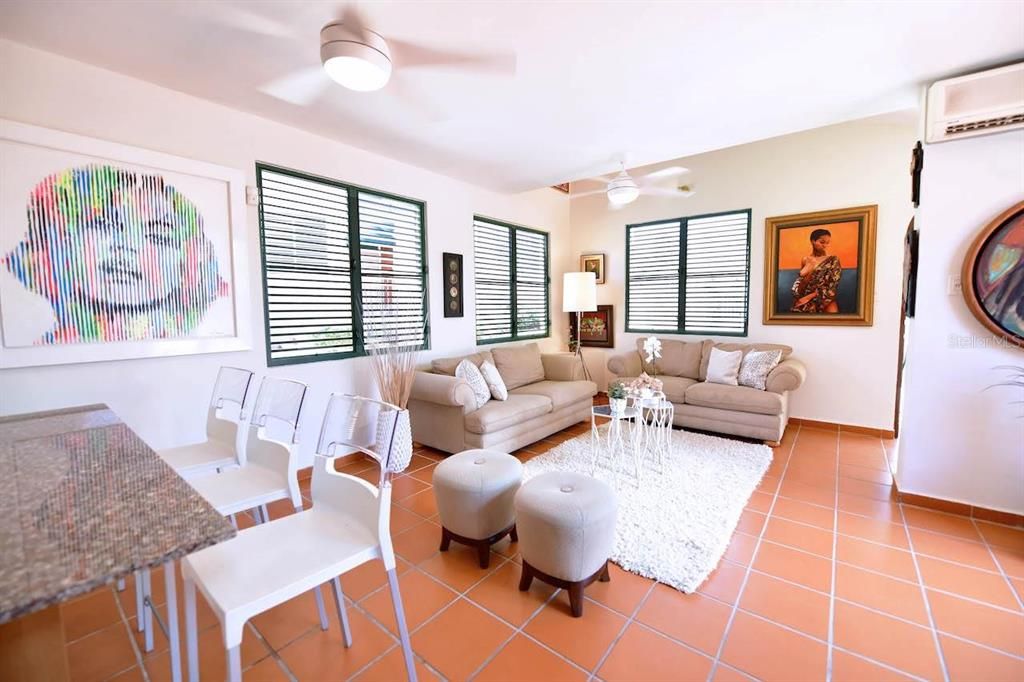 For Sale: $435,000 (3 beds, 3 baths, 1995 Square Feet)