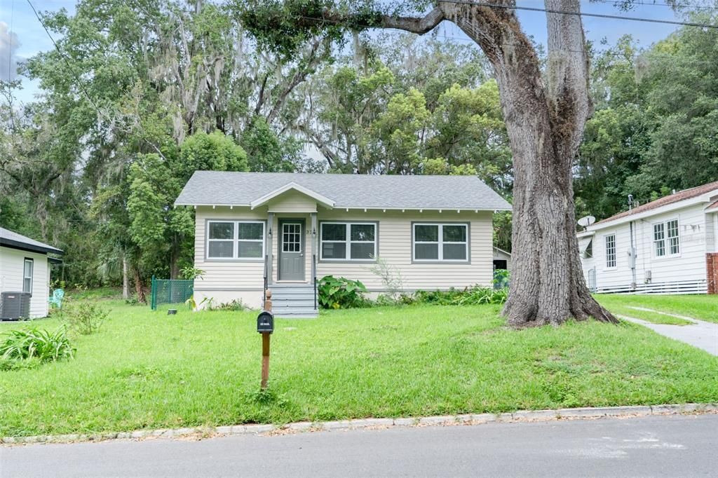 Activo con contrato: $190,000 (2 camas, 1 baños, 896 Pies cuadrados)