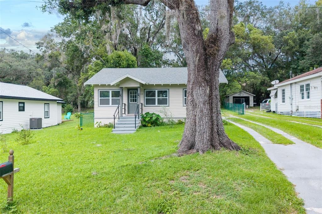 Activo con contrato: $190,000 (2 camas, 1 baños, 896 Pies cuadrados)