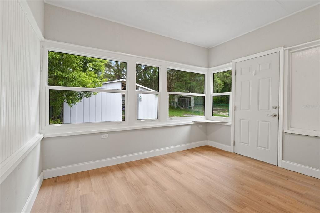 Activo con contrato: $190,000 (2 camas, 1 baños, 896 Pies cuadrados)