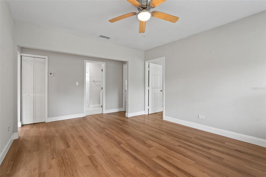 Activo con contrato: $190,000 (2 camas, 1 baños, 896 Pies cuadrados)