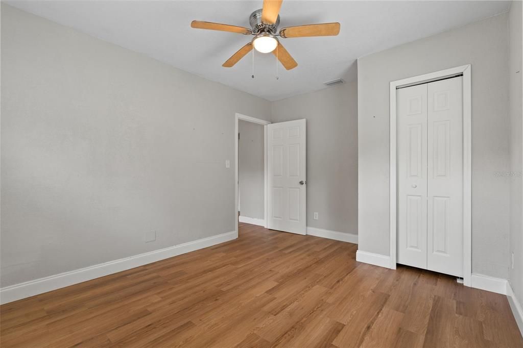 Activo con contrato: $190,000 (2 camas, 1 baños, 896 Pies cuadrados)