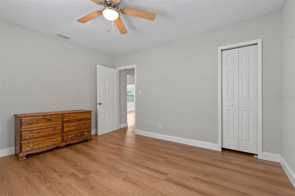 Activo con contrato: $190,000 (2 camas, 1 baños, 896 Pies cuadrados)