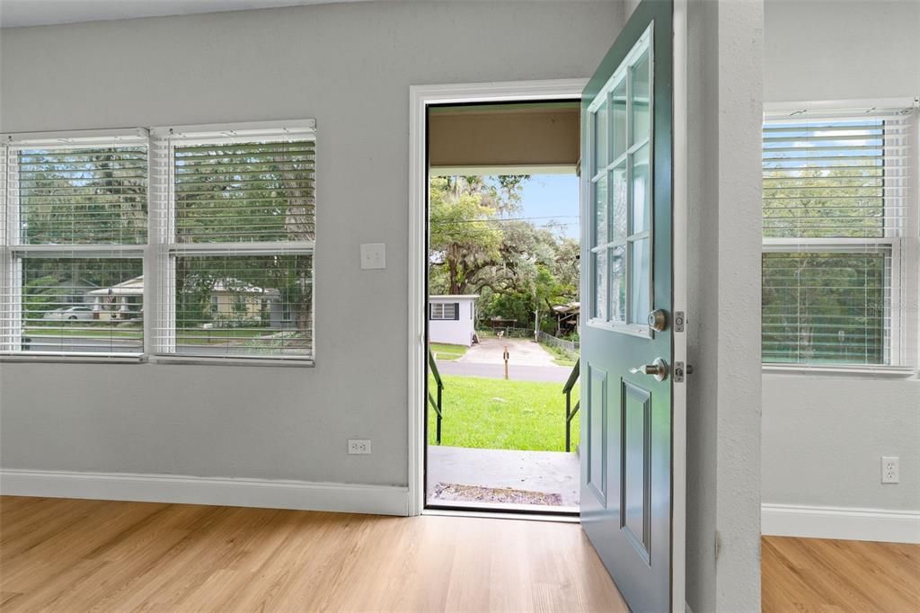 Activo con contrato: $190,000 (2 camas, 1 baños, 896 Pies cuadrados)