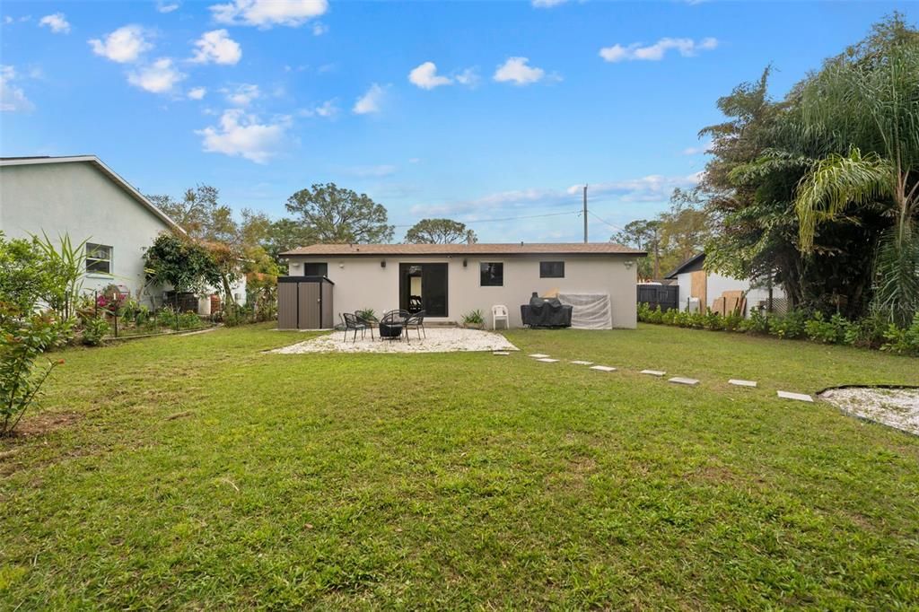 待售: $385,000 (2 贝兹, 2 浴室, 954 平方英尺)