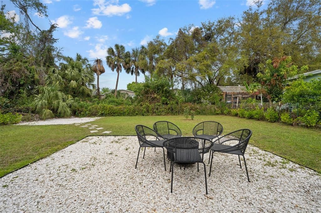 待售: $385,000 (2 贝兹, 2 浴室, 954 平方英尺)