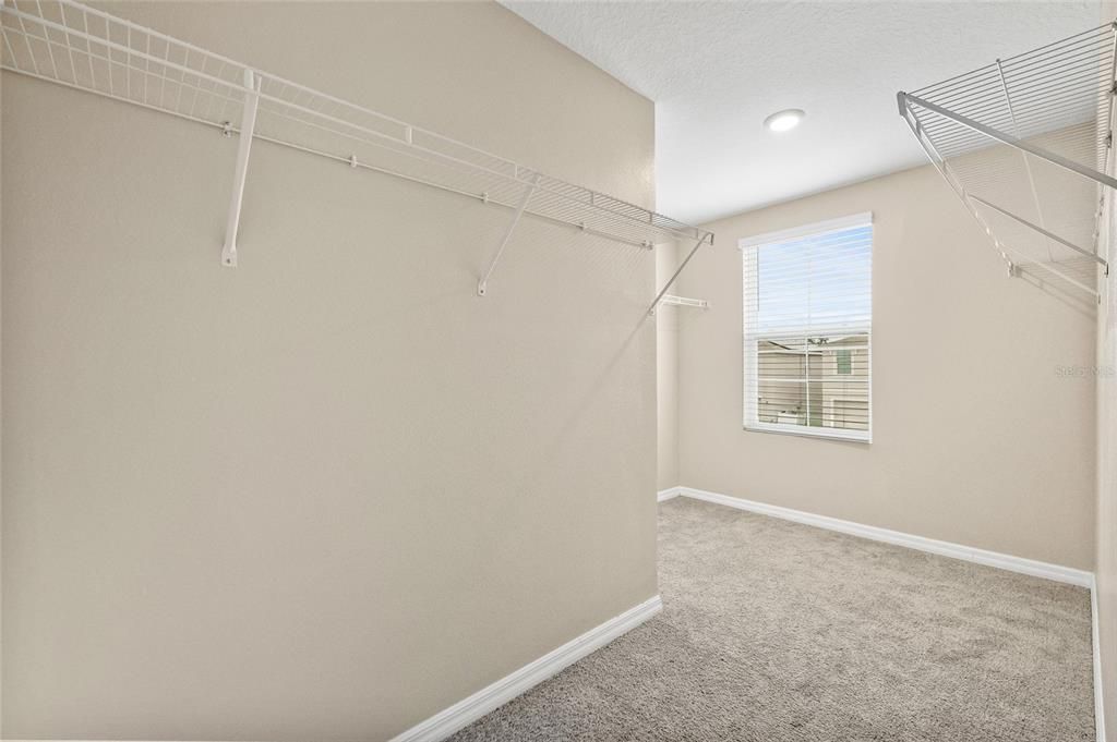 For Rent: $2,450 (3 beds, 2 baths, 2043 Square Feet)