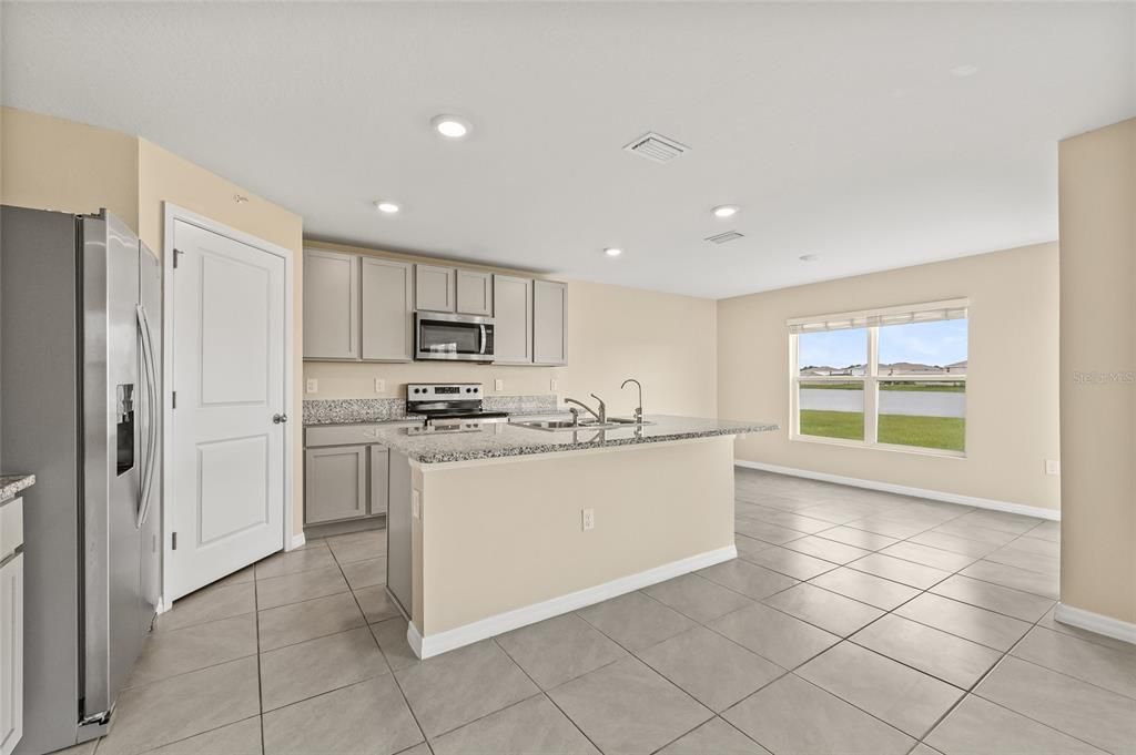 For Rent: $2,450 (3 beds, 2 baths, 2043 Square Feet)