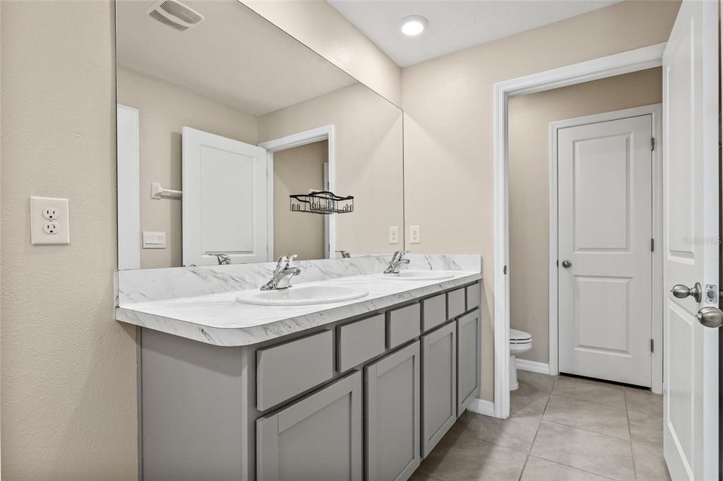 For Rent: $2,450 (3 beds, 2 baths, 2043 Square Feet)