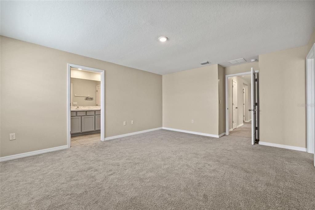 For Rent: $2,450 (3 beds, 2 baths, 2043 Square Feet)