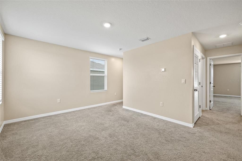 For Rent: $2,450 (3 beds, 2 baths, 2043 Square Feet)