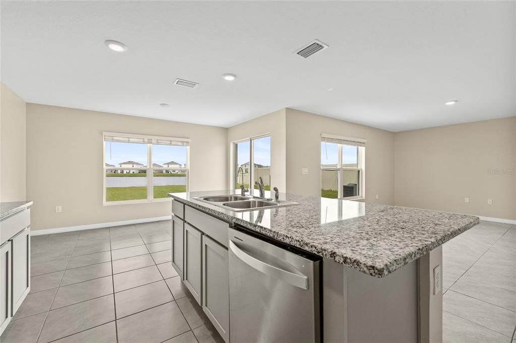 For Rent: $2,450 (3 beds, 2 baths, 2043 Square Feet)