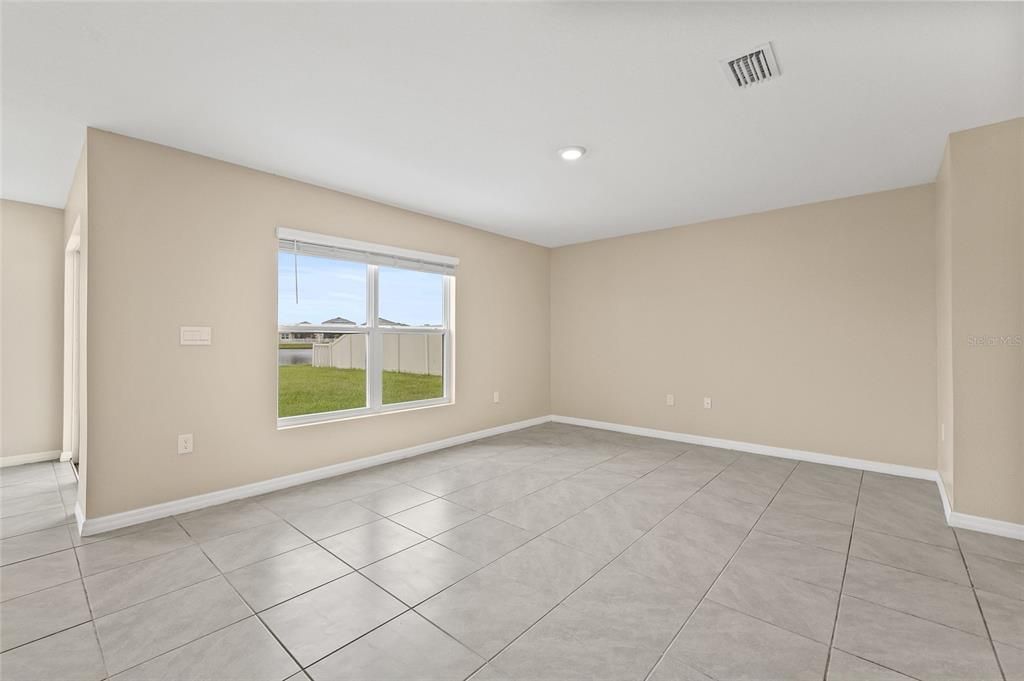 For Rent: $2,450 (3 beds, 2 baths, 2043 Square Feet)