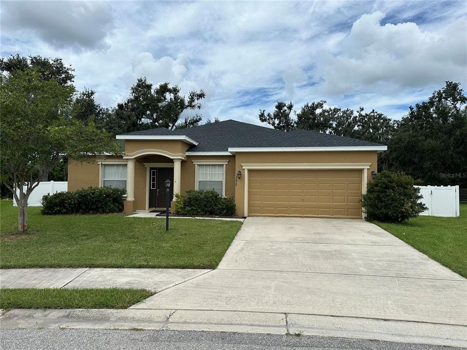 For Rent: $2,750 (4 beds, 3 baths, 2082 Square Feet)