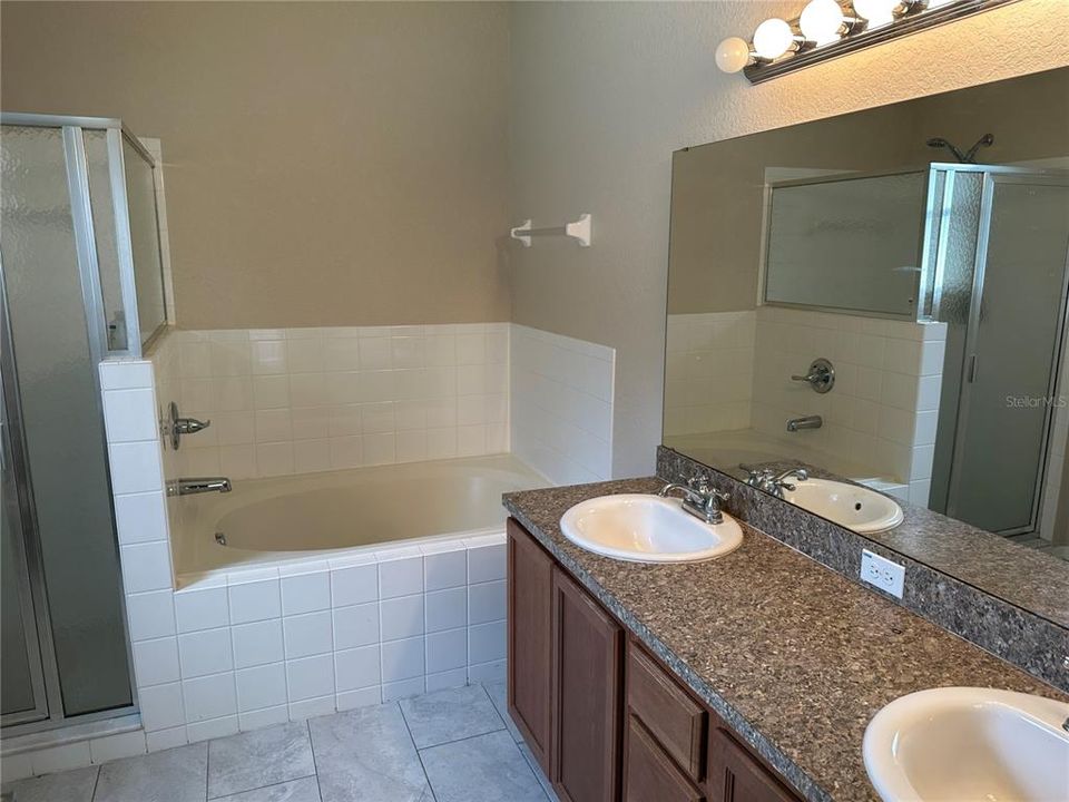 For Rent: $2,750 (4 beds, 3 baths, 2082 Square Feet)