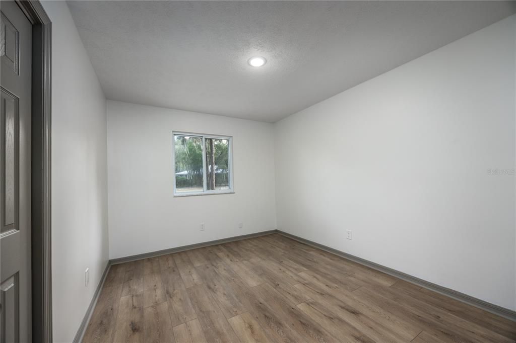 For Sale: $419,900 (3 beds, 3 baths, 1924 Square Feet)