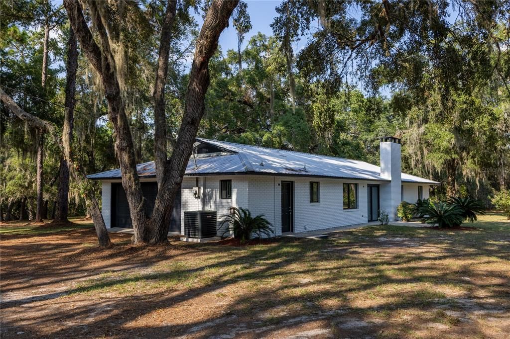 For Sale: $419,900 (3 beds, 3 baths, 1924 Square Feet)