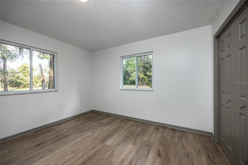 For Sale: $419,900 (3 beds, 3 baths, 1924 Square Feet)