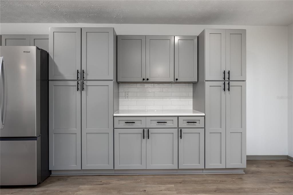 For Sale: $419,900 (3 beds, 3 baths, 1924 Square Feet)