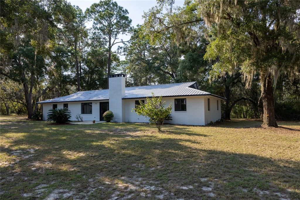 For Sale: $419,900 (3 beds, 3 baths, 1924 Square Feet)