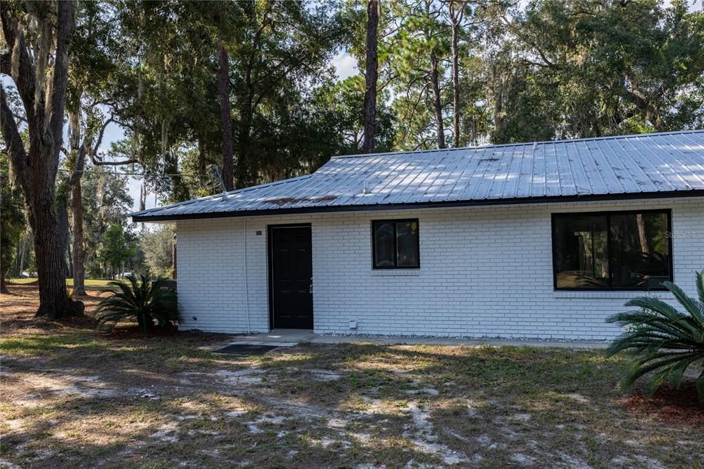 For Sale: $419,900 (3 beds, 3 baths, 1924 Square Feet)